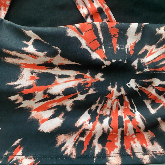 NWT Nike Resort Tie Dye Cropped Tank - Picture 7 of 12